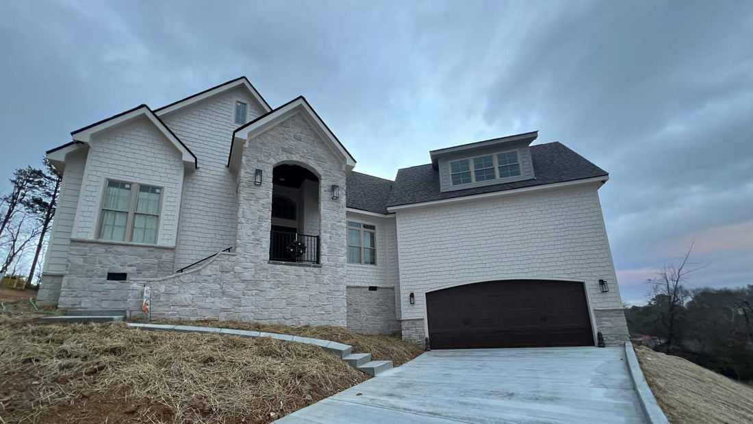 Front exterior of The Gadberry house plan 1042.