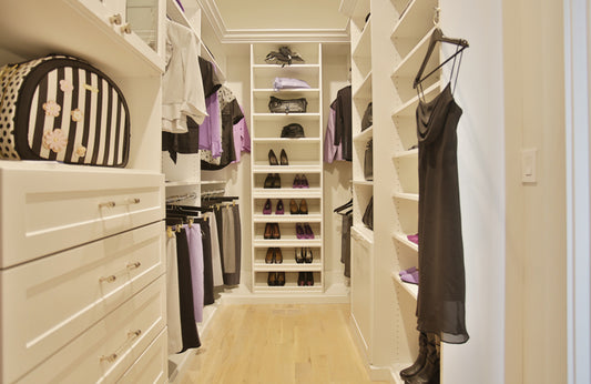 Walk-in closet of The Roseburg house plan 1378.