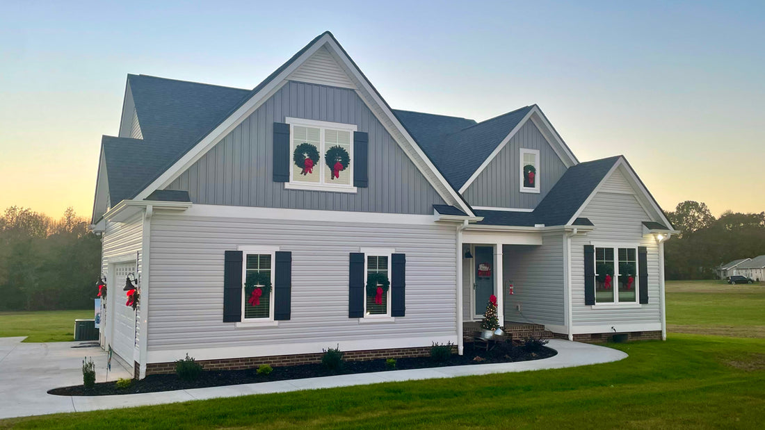 Front exterior of The Rogers house plan 1383.