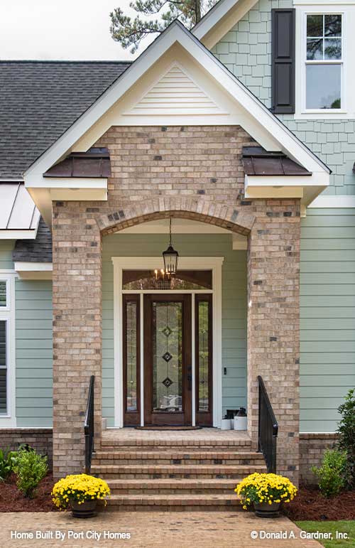 Exterior view of the front porch. The Barlett plan 1372. 