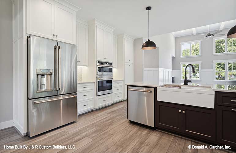 Stainless-steel appliances in the kitchen. The Brielle plan 1233.