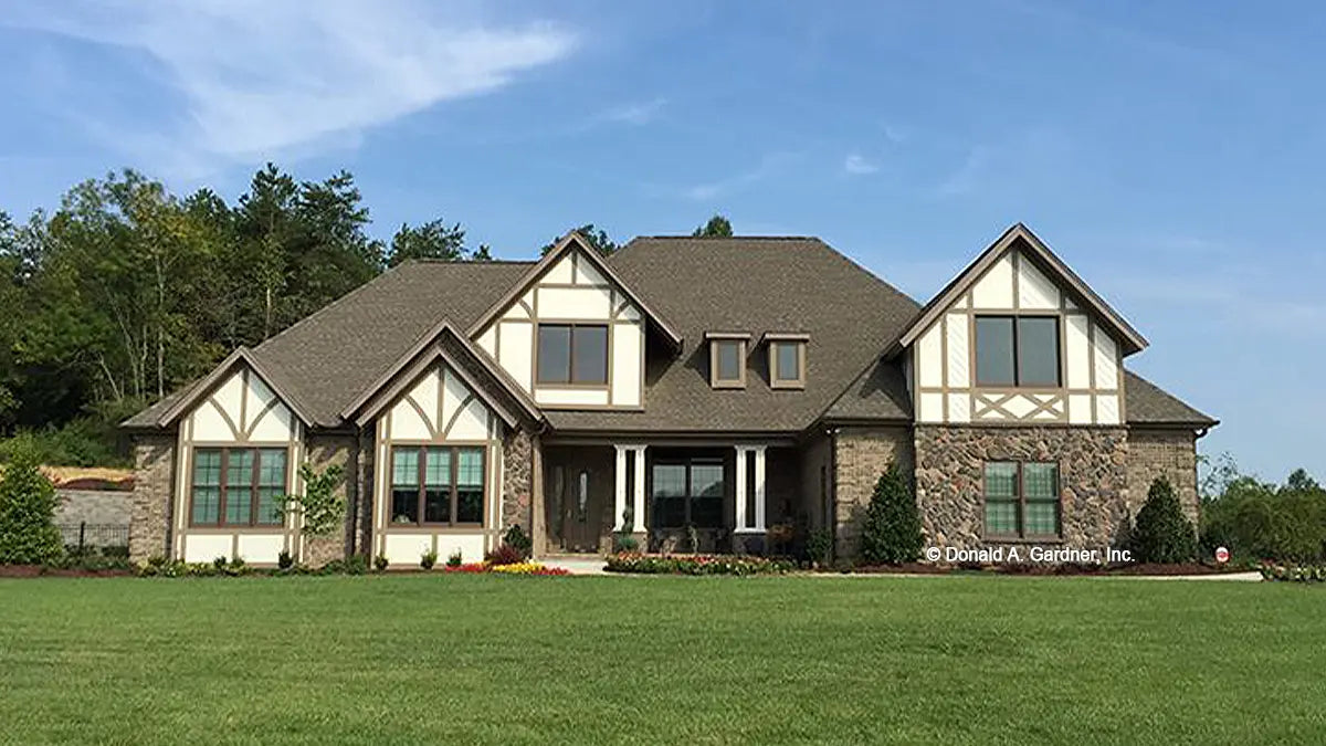 Front view of a finished build, photographs submitted by the customer. The Caineworth plan 1240.