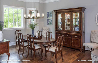 Dining room picture for house plan 1322 The Charlton