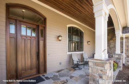 Front porch and front door picture for Chesnee house plan 1290