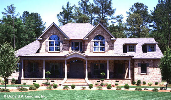 This is a photograph of the front of farmhouse house plan 916 The Hickory Ridge as built by a customer