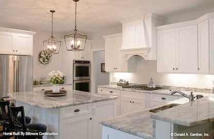 White cabinets in the kitchen. The Simon plan 1351.