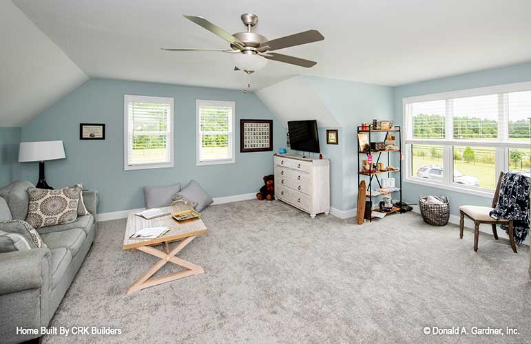 Spacious bonus room with lots of natural light. Sloan plan 1528