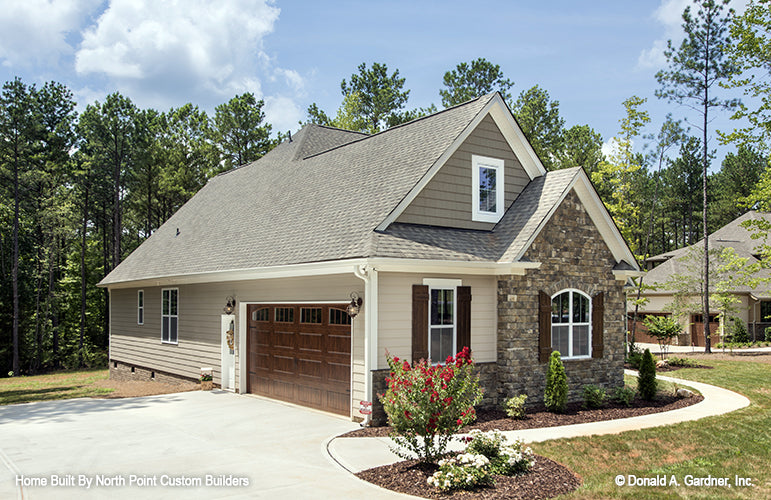 Side view of the garage photograph. The Wilkerson plan 1296.