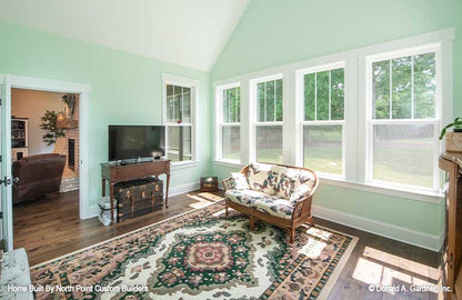 Light green walls in the sitting room. The Zander plan 1478.